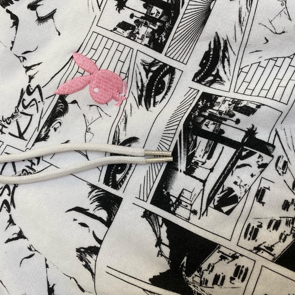 PLAYBOY “The Kiss” Cropped Hoodie 🐰 - Picture 2 of 4